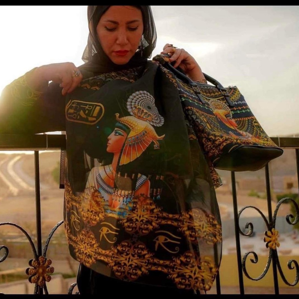 Cleopatra scarf